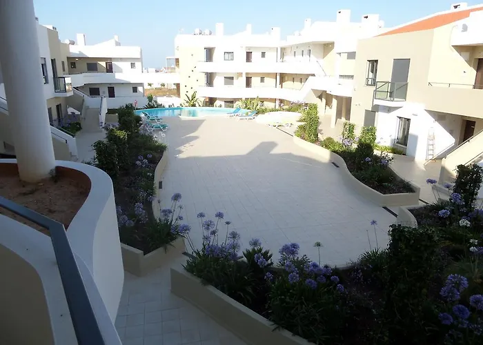 아파트 Albur Village